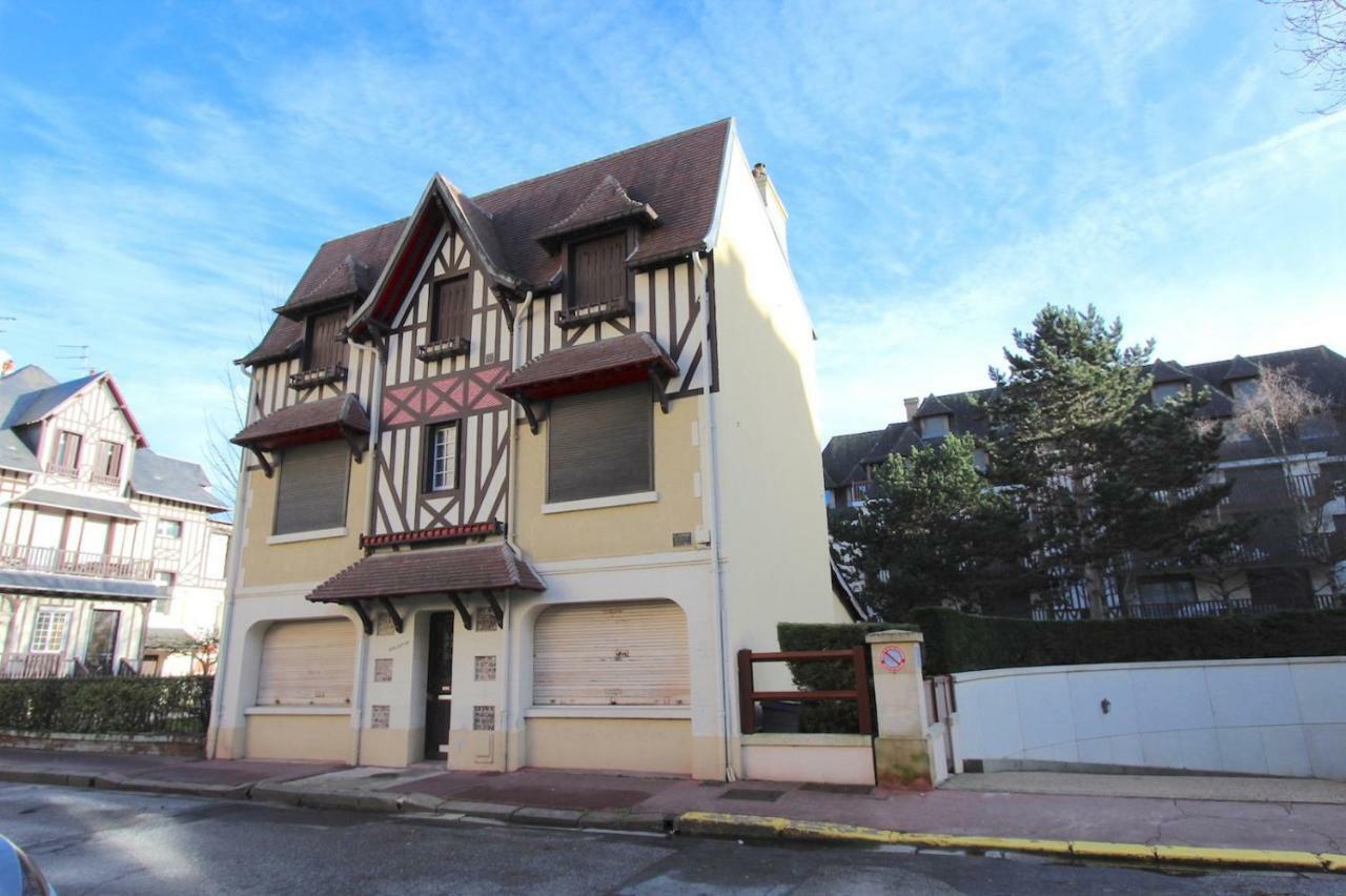 Apartament Le Royal Deauville Zewnętrze zdjęcie