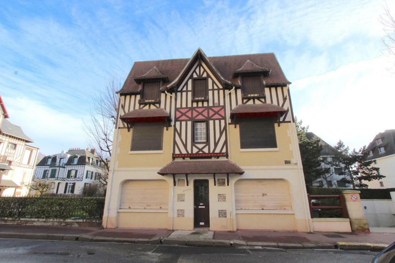 Apartament Le Royal Deauville Zewnętrze zdjęcie